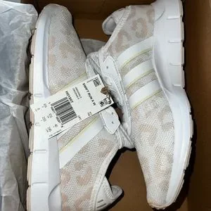 Leopard Woman’s Adidas Swift Run X
